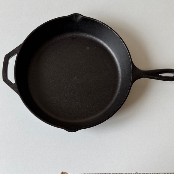 Lodge Other - NEW Lodge Classic Seasoned Cast Iron Skillet Pans - 12”